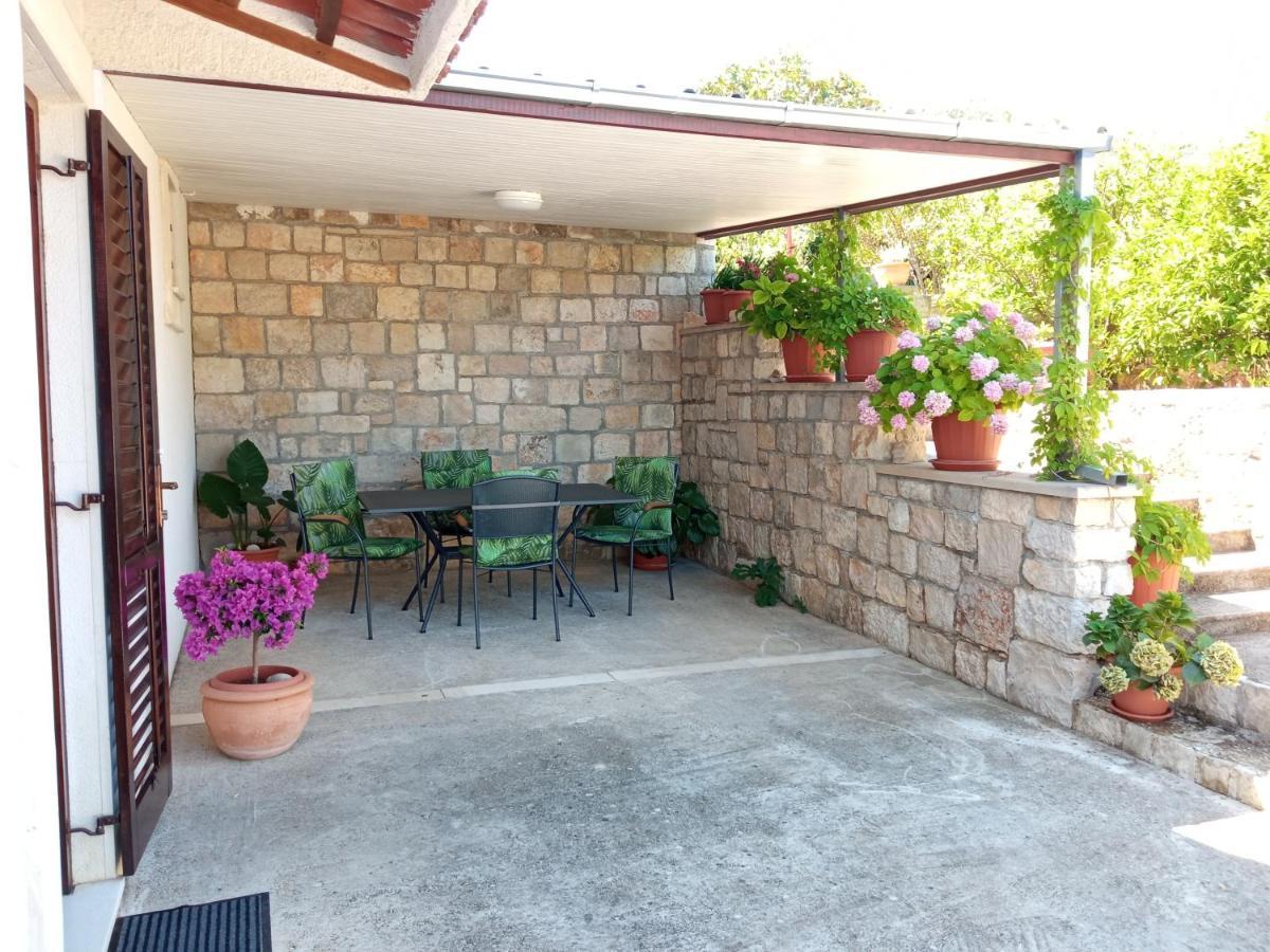 Apartment Viola Supetar Exterior foto